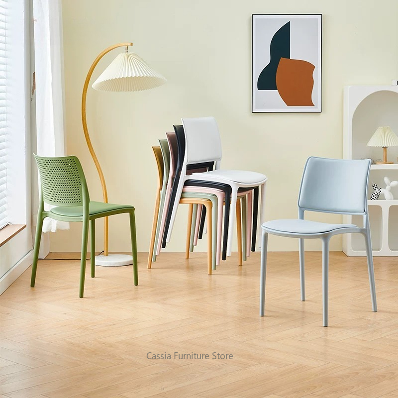 Chaise en plastique avec dossi - Commercial Kitchen Small Space avis et prix